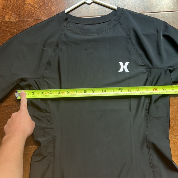 Black Hurley Swim Shirt Size XL Fits Like Medium - Picture 3 of 8